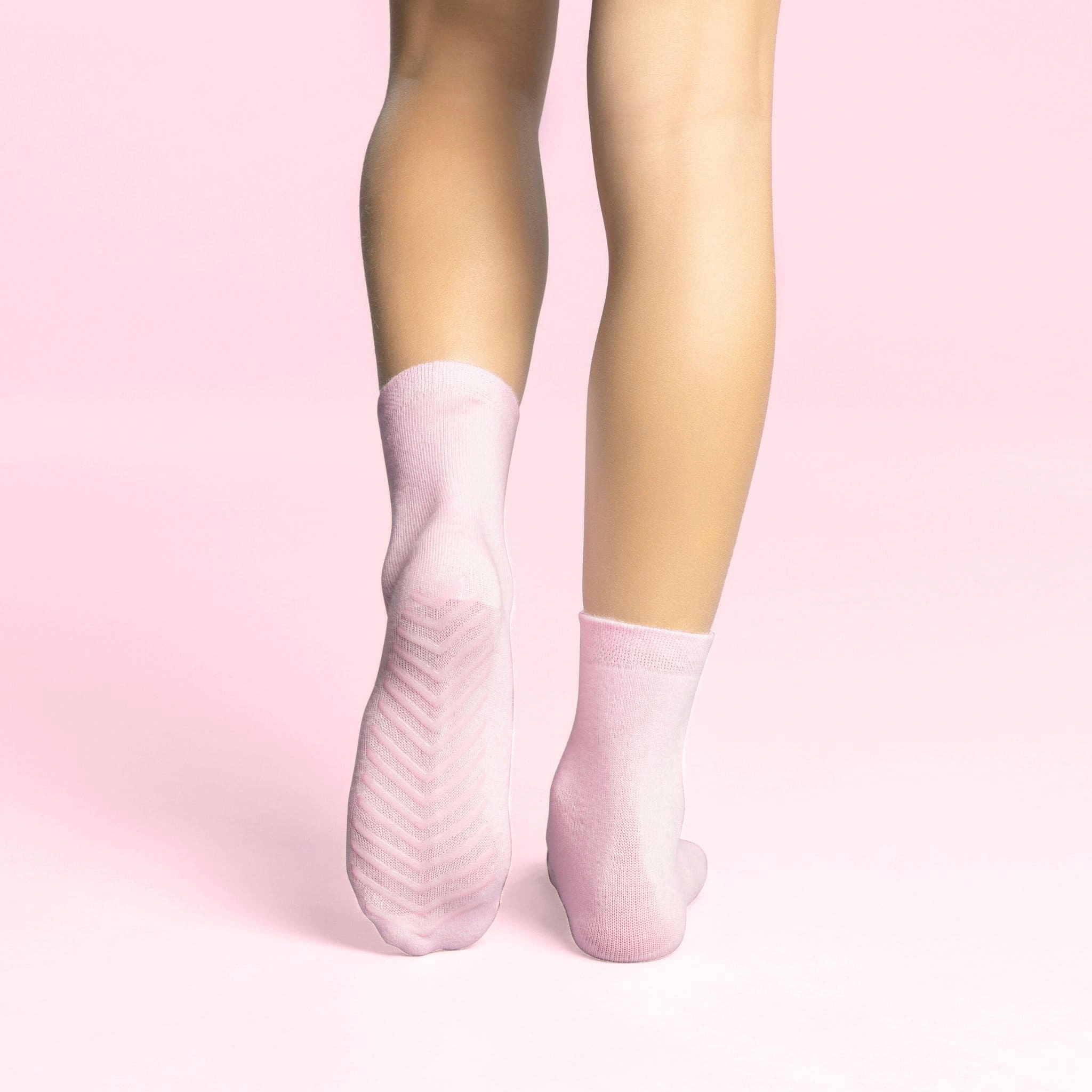 Mini Grip Crew Socks: 4 Cute Pairs for Little Adventures!
